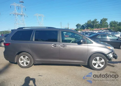 2017 Toyota Sienna Le 8 Passenger from USA, damaged, VIN 5TDKZ3DC2HS798711